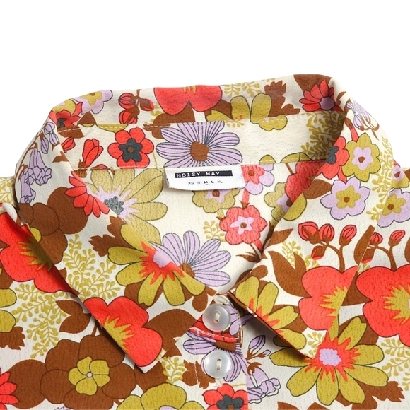 Noisy May Brown & Cream Flower Collar Short Sleeve Shirt Size Medium - Picture 4 of 8